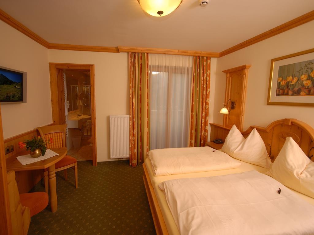Hotel Garni Alpenland Altenmarkt im Pongau Szoba fotó